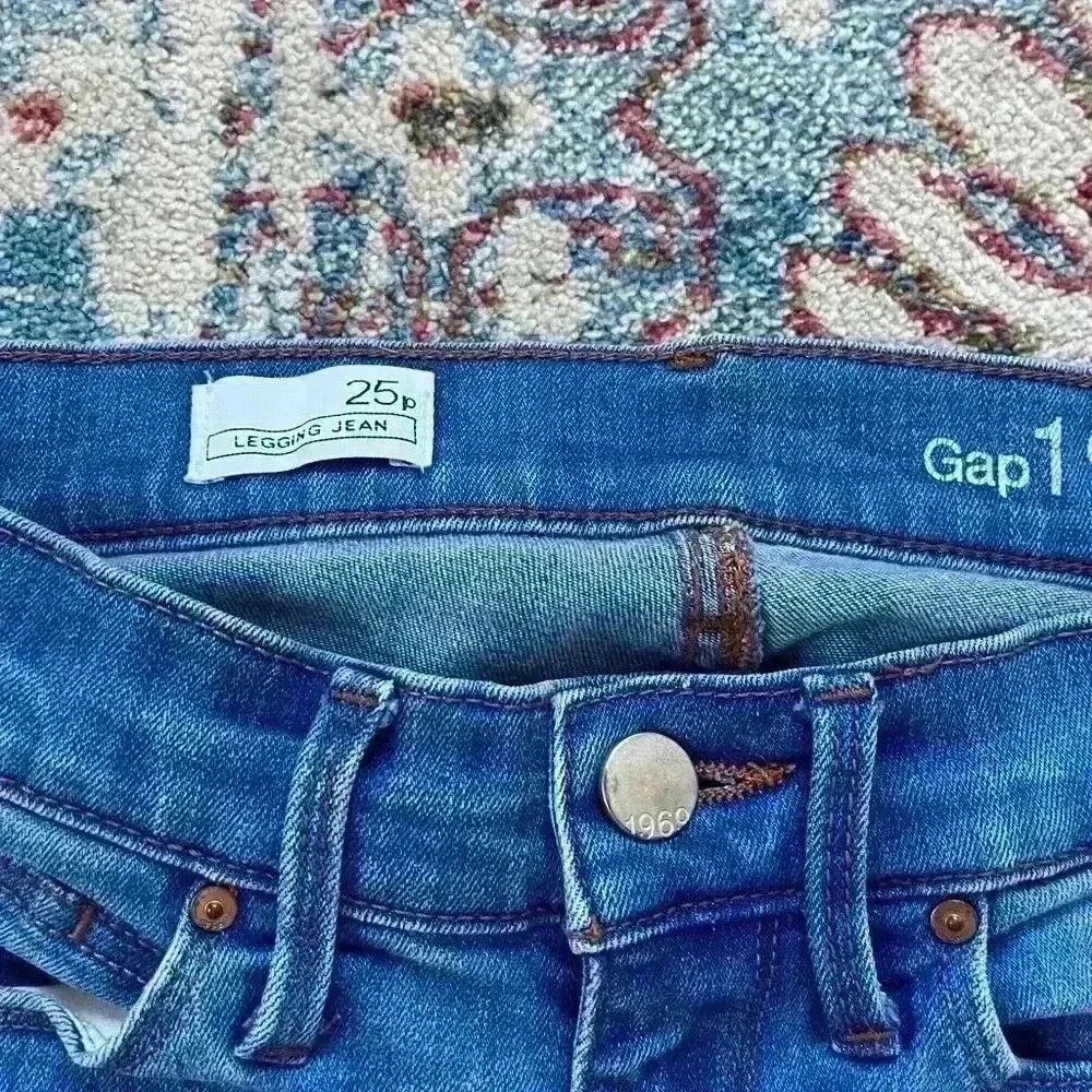 Gap skinny jeans - Picture 2 of 4